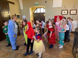 Bal karnawałowy na Zamku w Toszku klas 1b, 1c, 2c